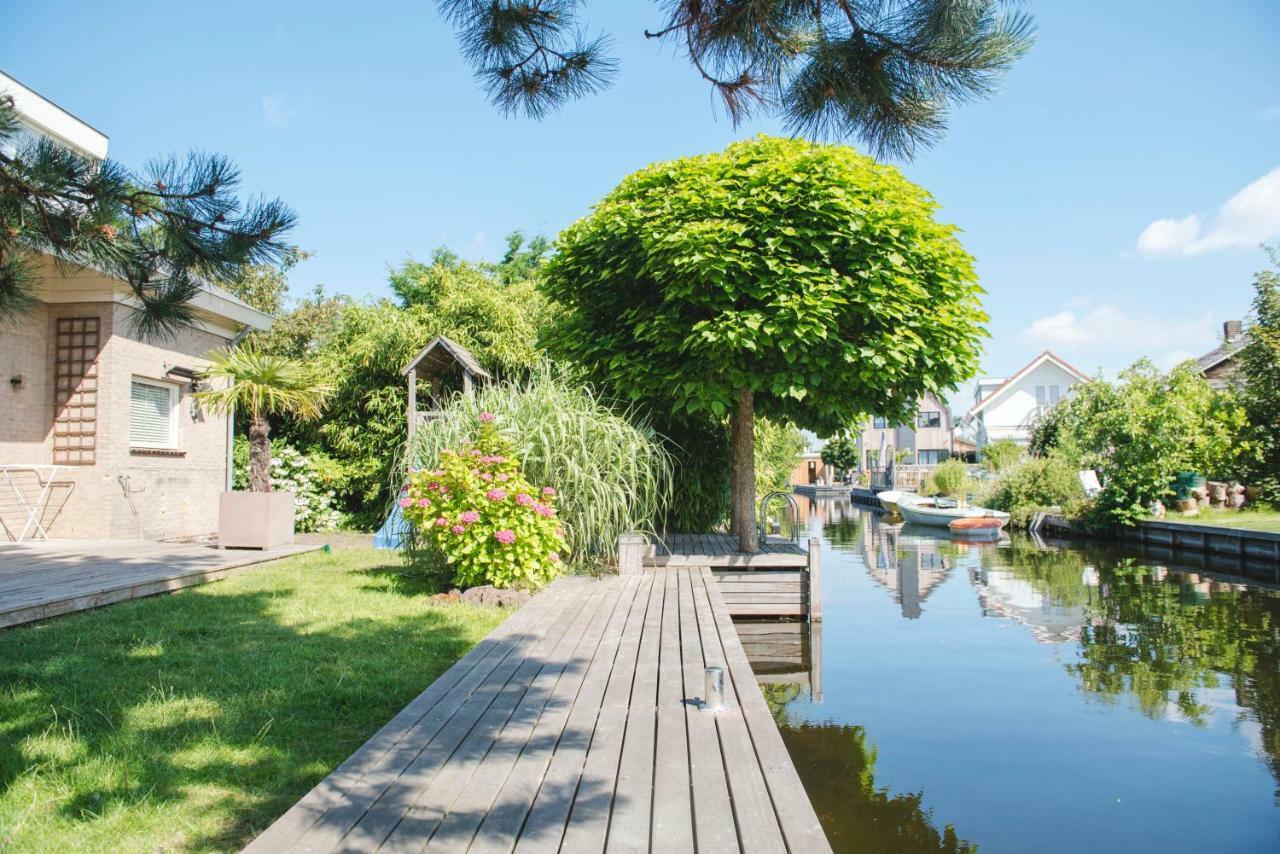 Luxury On Peaceful Location. Boat Optional Villa Vinkeveen